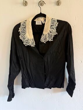 Vintage IVY Black Button-Up Blouse with Cream Lace Collar